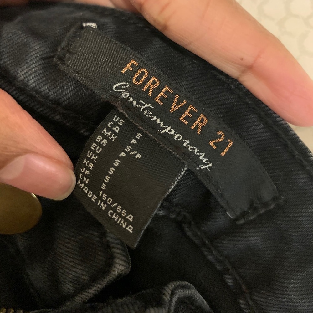 Jeans - Picture 3 of 3